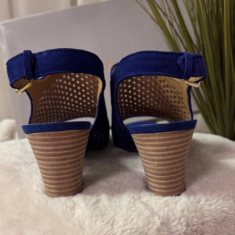 Franco Sarto Peacoat Cobalt Blue Cutout Slingback Heels - Picture 4 of 6